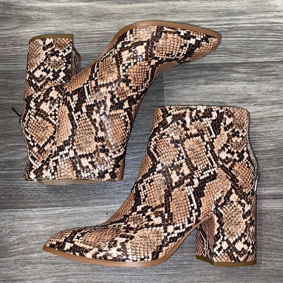 Steve Madden Shoes - Steve Madden Tan & Black Snakeskin Block Heel Ankle Boots